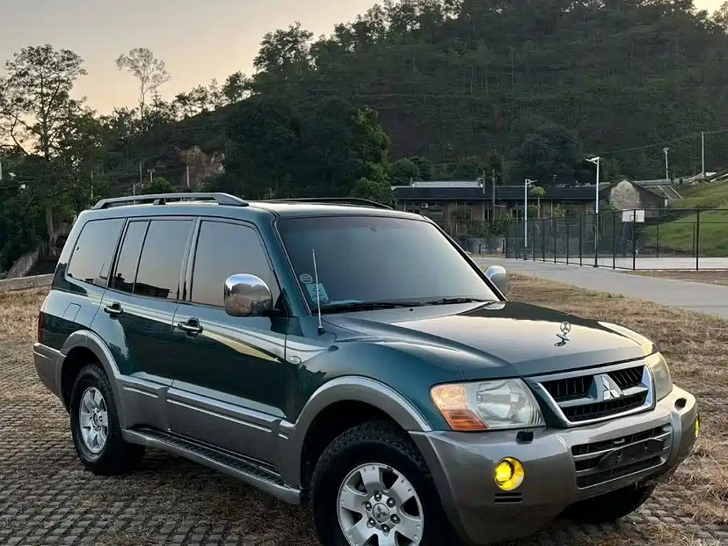 Mitsubishi Pajero 2003 2004 Model V73 3.0L GLS