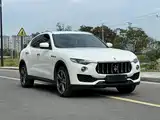 Фото 3 - Maserati Levante