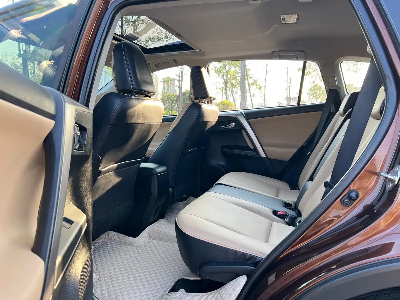 Toyota RAV4 Rongfang 2016 2.0L CVT 2WD Smart (China V) фото 9