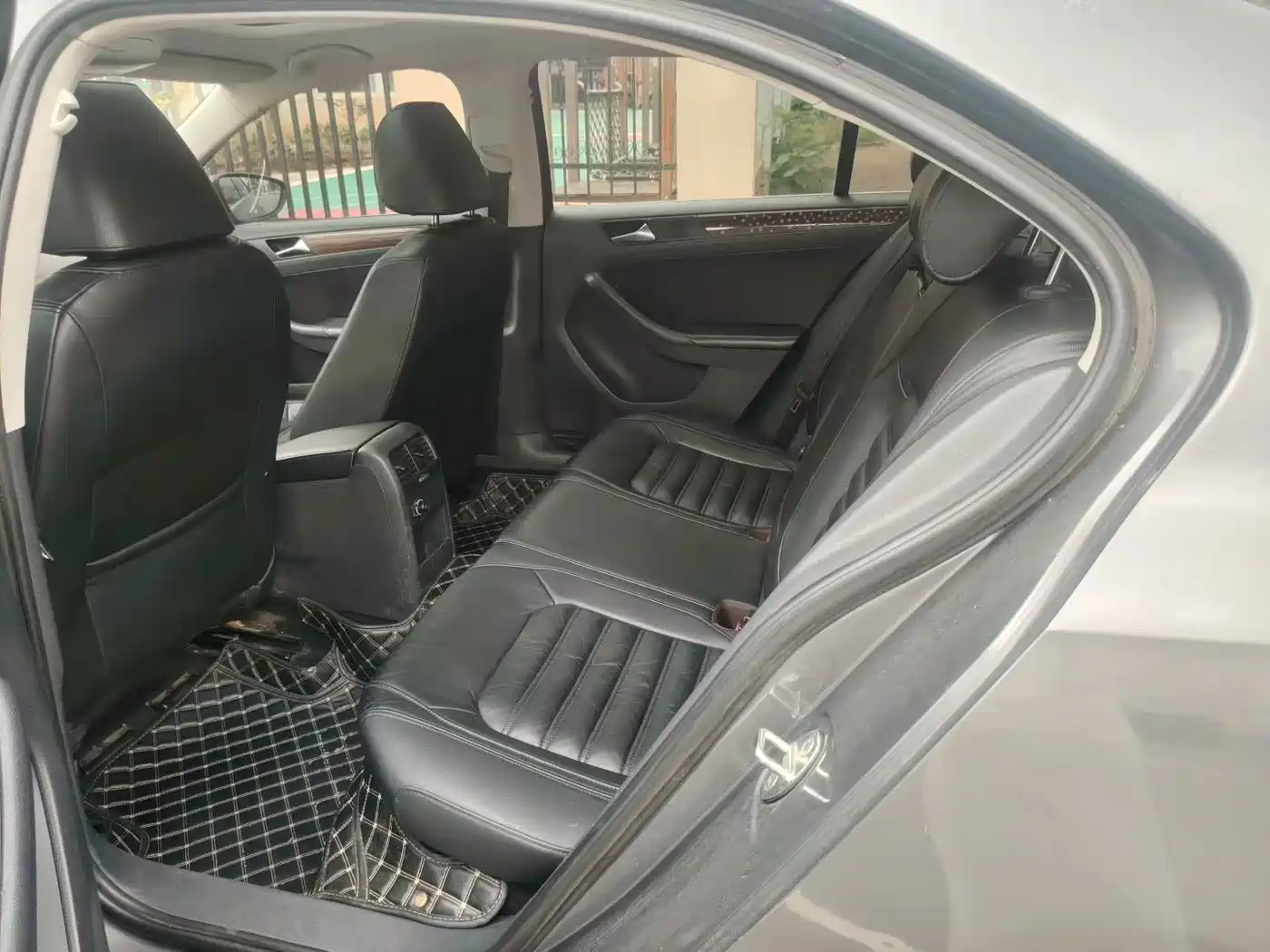 Volkswagen Sagitar 2012 1.4TSI Automatic Luxury фото 5