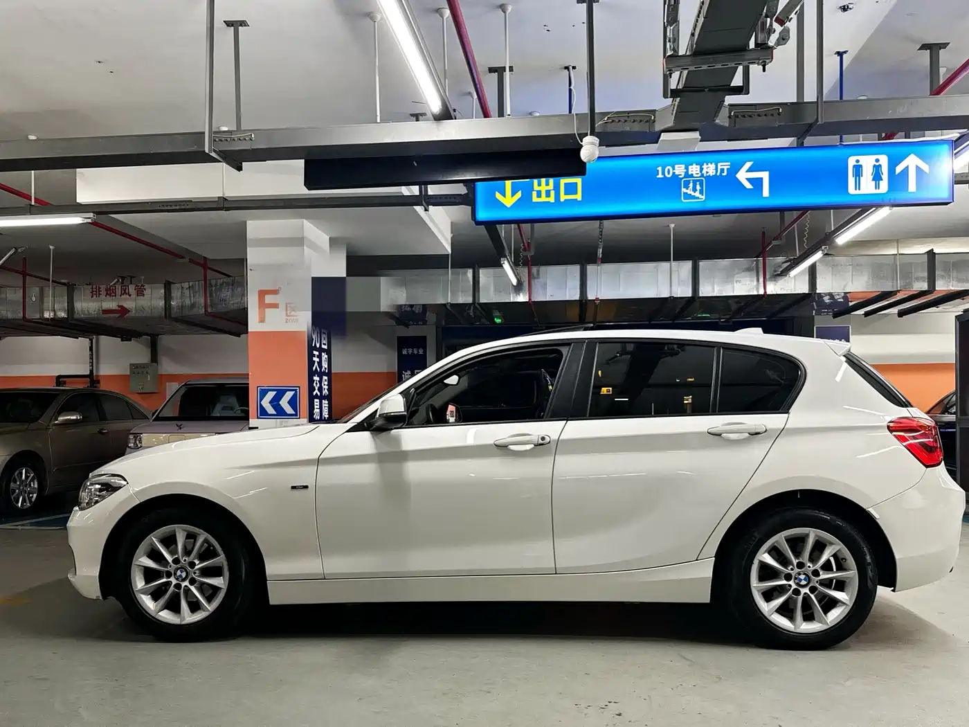 BMW 1 Series (Import) 2015 118i Urban Design Package фото 7