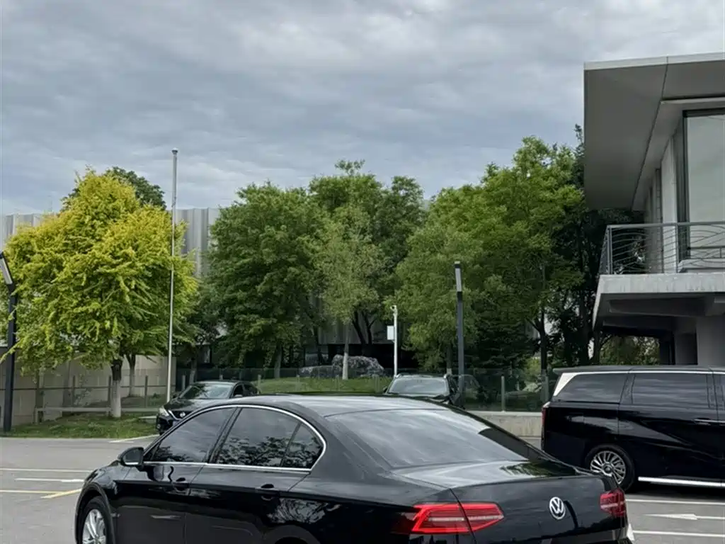 Volkswagen Magotan 2017 330TSI DSG Luxury фото 11