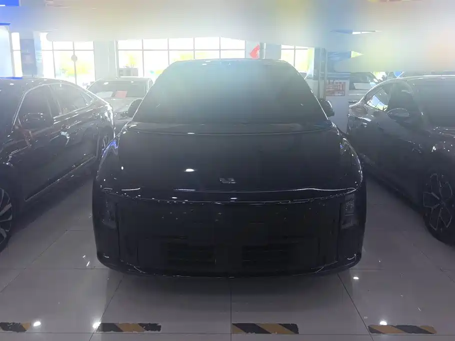 Li Auto i6 2026 2025 4WD Base Model