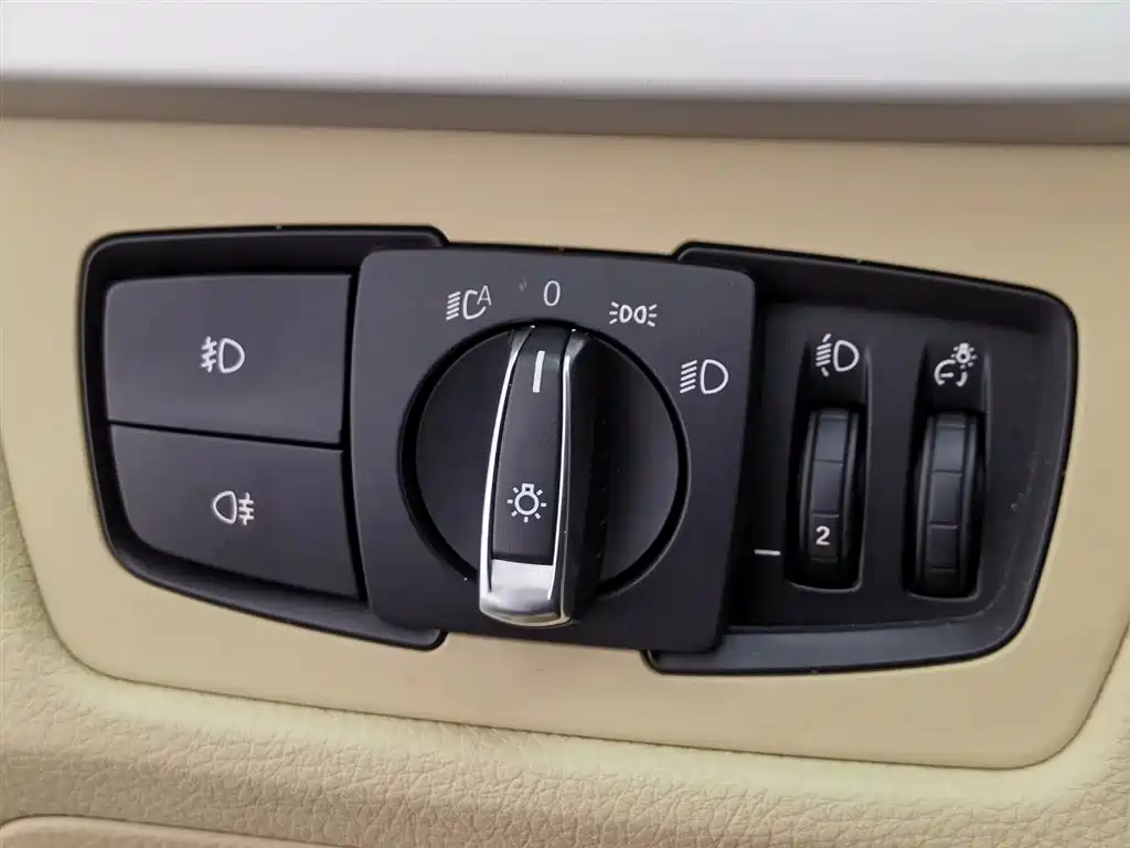 BMW 3 Series 2013 316i Progressive фото 21