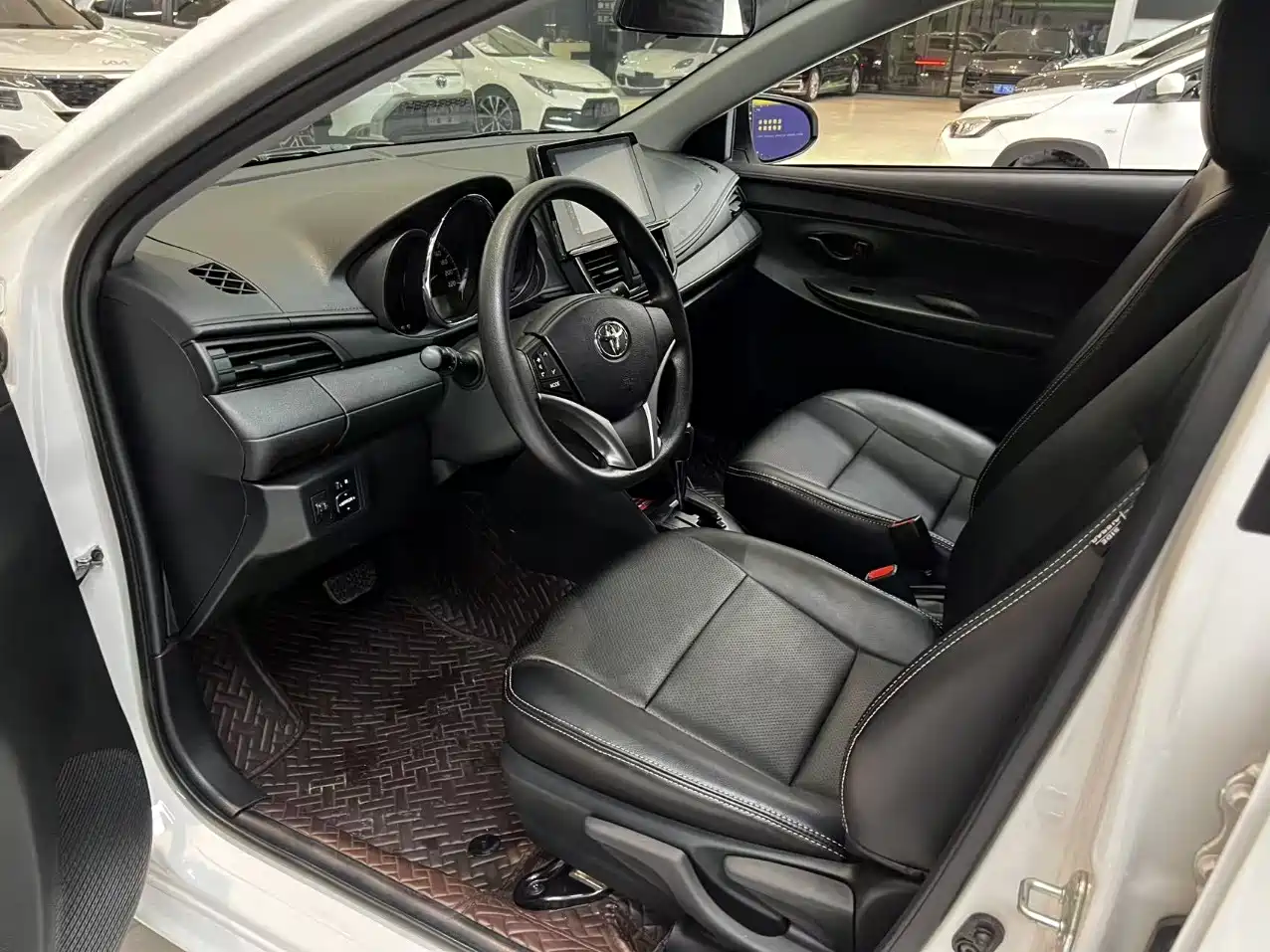 Toyota Vios FS 2021 1.5L CVT Fengchi Edition фото 4