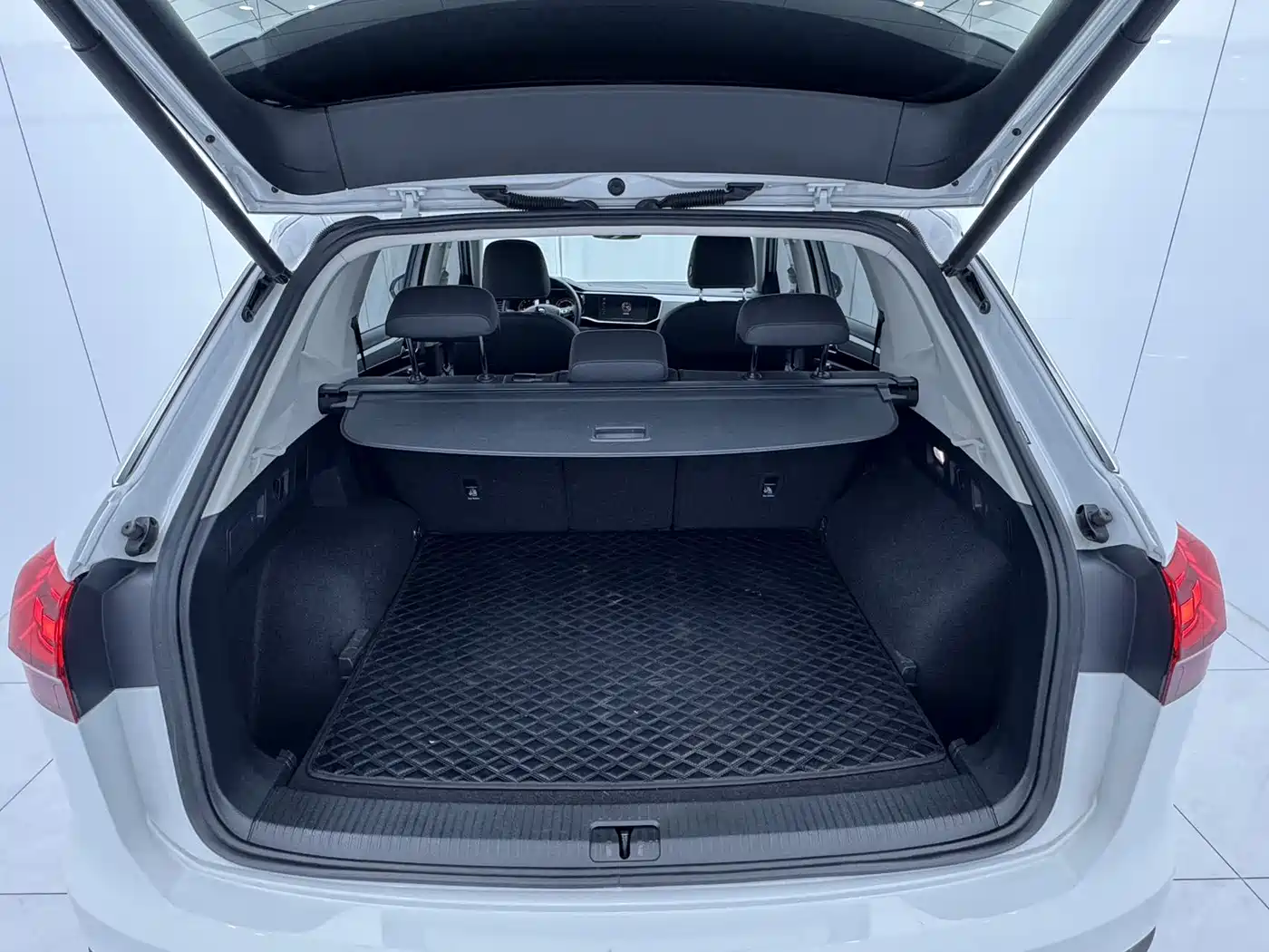 Volkswagen Tayron 2022 280TSI 2WD Luxury Smart Connect Edition фото 16