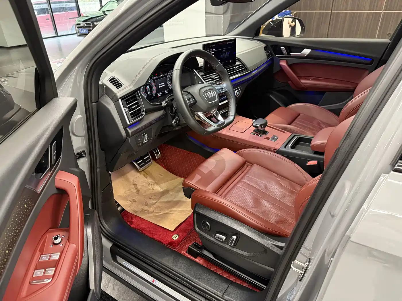 Audi Q5L 2025 40 TFSI Luxury Dynamic фото 2