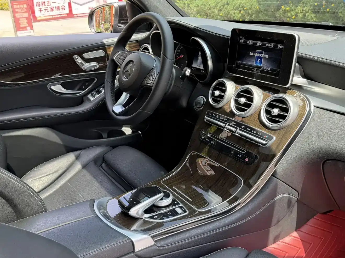 Mercedes-Benz GLC 2018 Facelift GLC 260 4MATIC Luxury фото 9