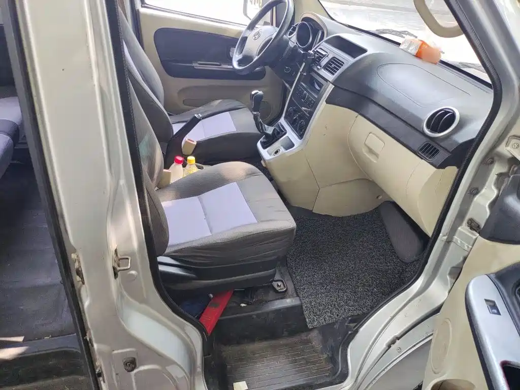 Changan Kaicheng Changan Ruixing M70 2018 2018 1.5L Comfort CNG Flat Roof Hatchback DAM15DL