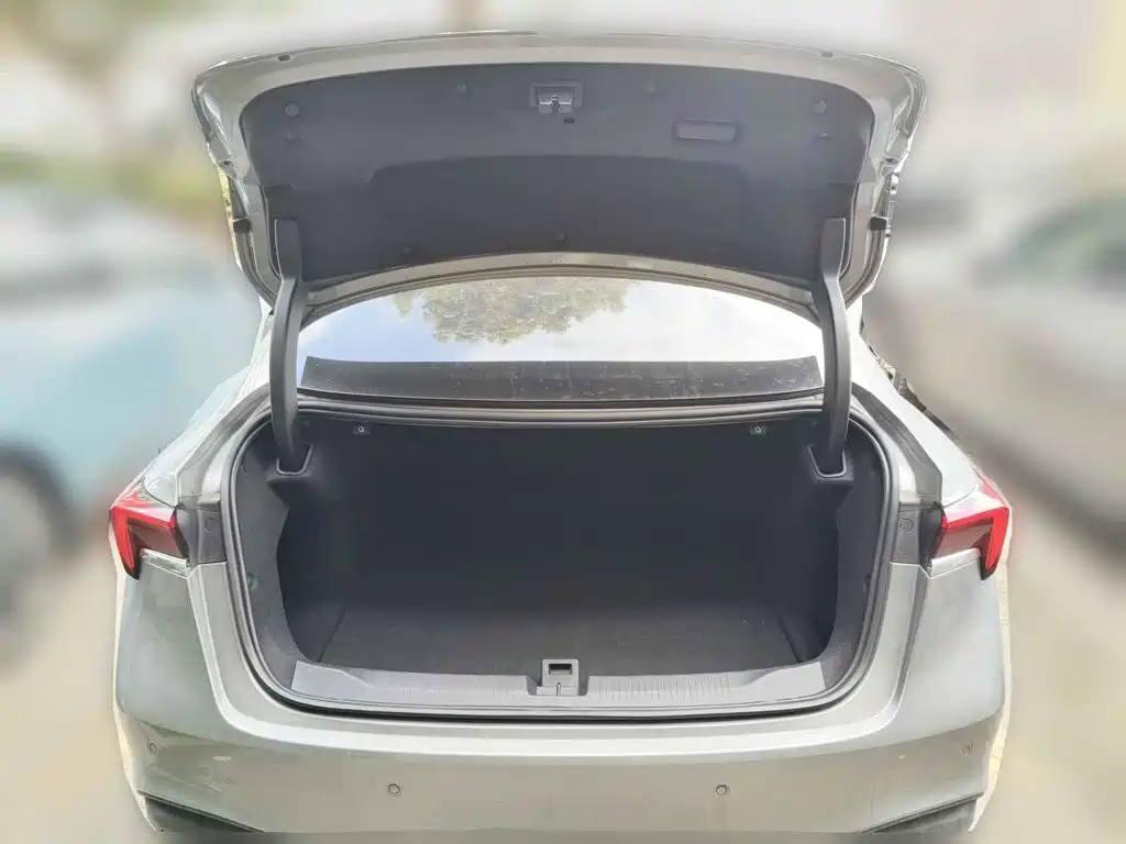 Buick LaCrosse 2025 2026 Model 28T Platinum Edition