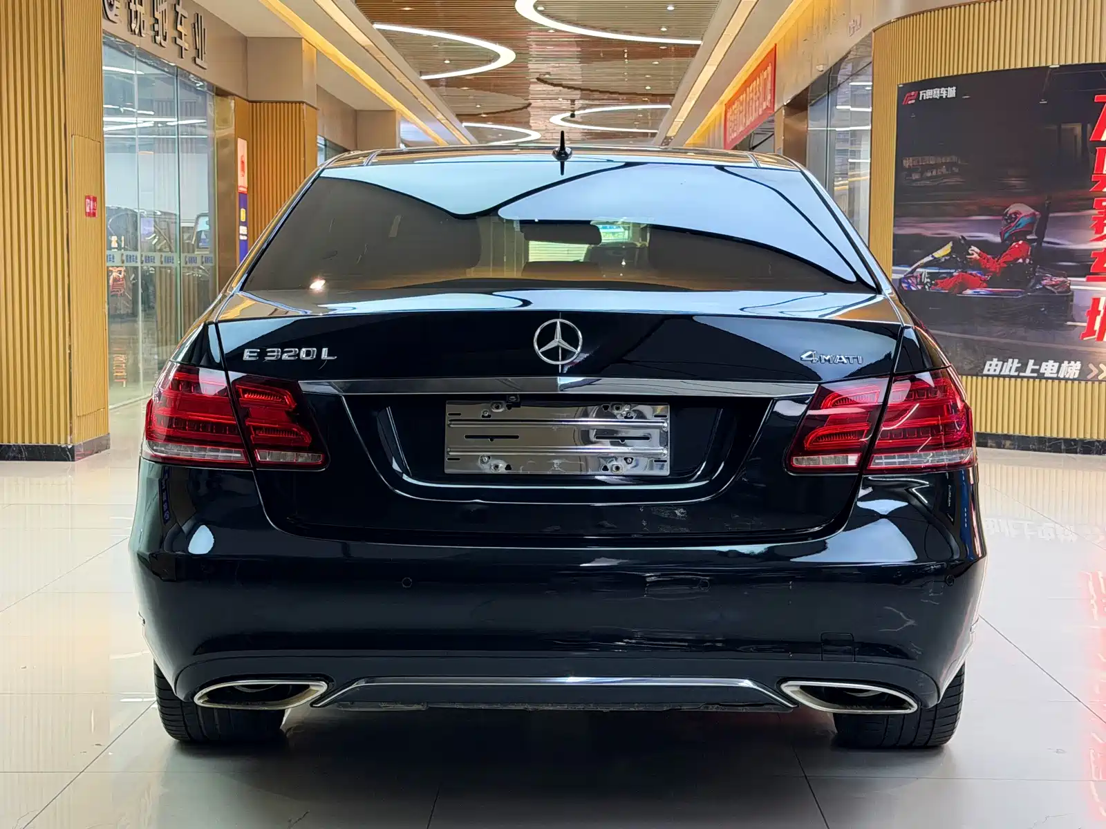 صورة 5 - Mercedes-Benz E-Class