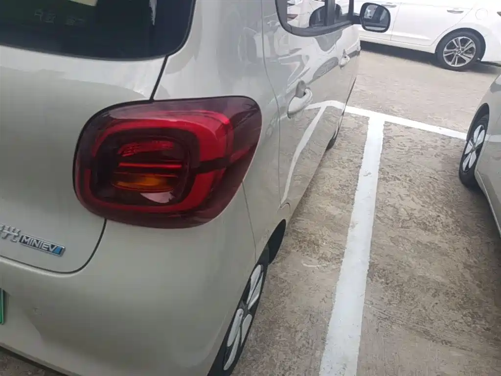 Wuling Motors Hongguang MINIEV 2026 2025 4-Door Advanced