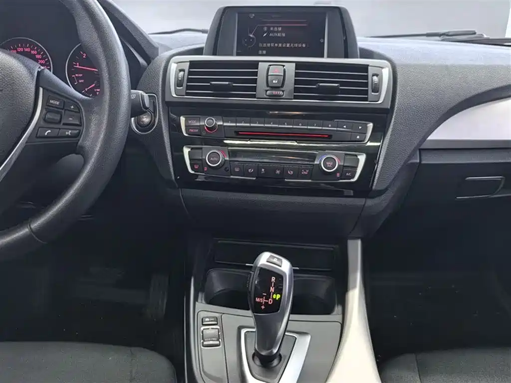 BMW 1 Series (Import) 2015 120i Leading фото 7