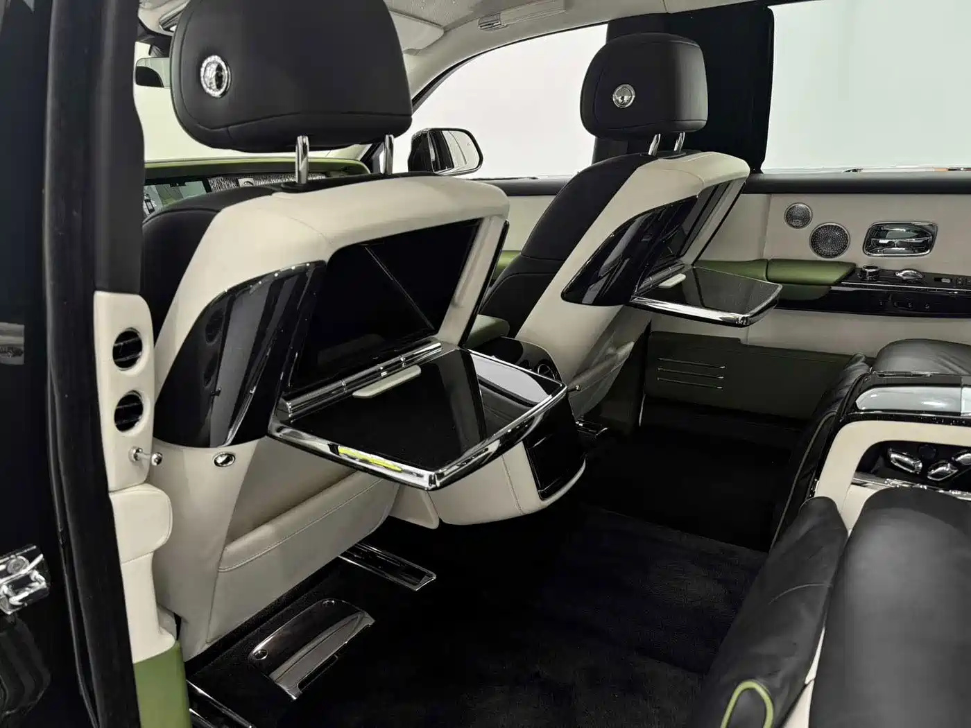 Rolls-Royce Phantom 2023 2018 6.7T Long Wheelbase Version