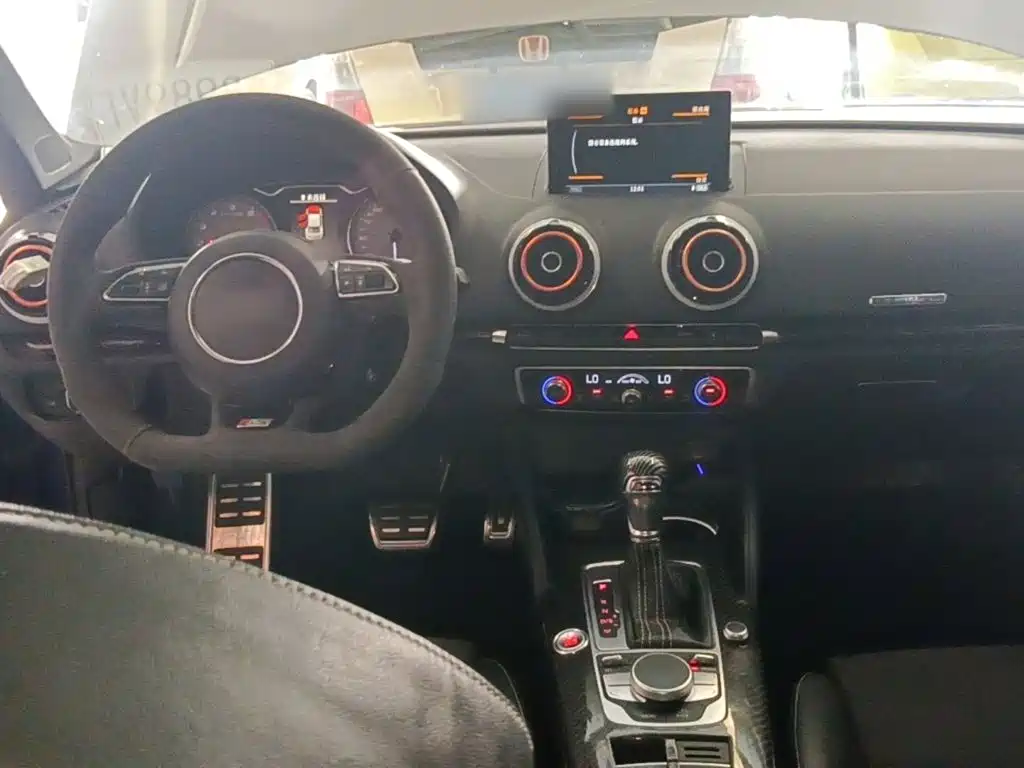 Photo 10 - Audi S3