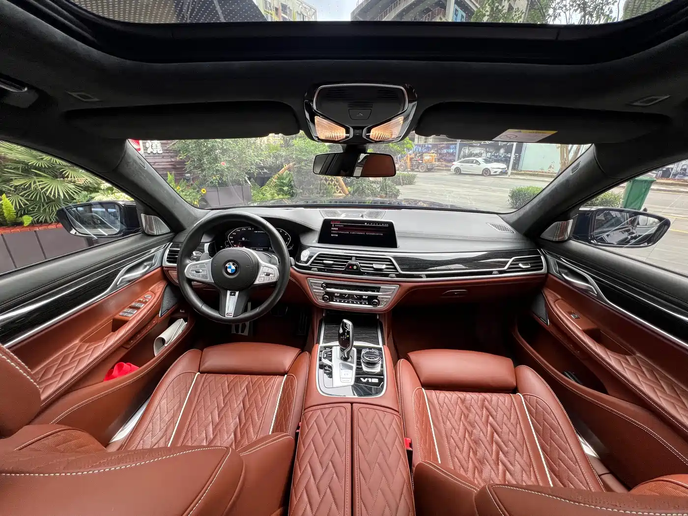 Photo 8 - BMW 7 Series