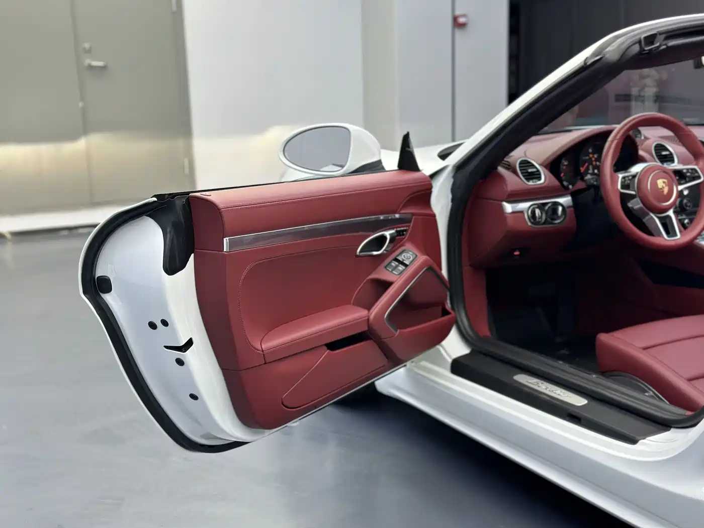 PORSCHE 718