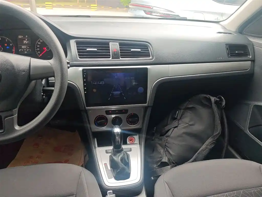 Volkswagen Lavida 2017 1.6L Automatic Comfort Edition фото 13