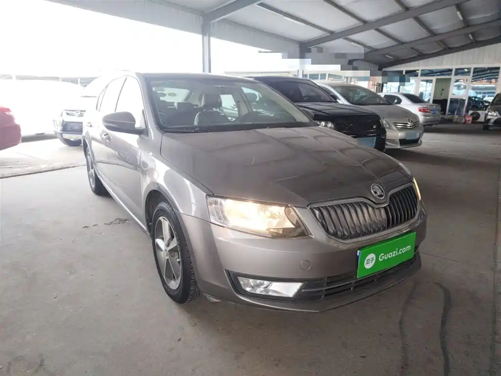 Škoda Octavia 2016 1.6L Automatic Smart Edition фото 22