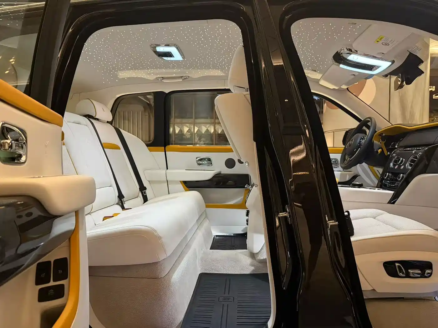 Photo 6 - Rolls-Royce Cullinan