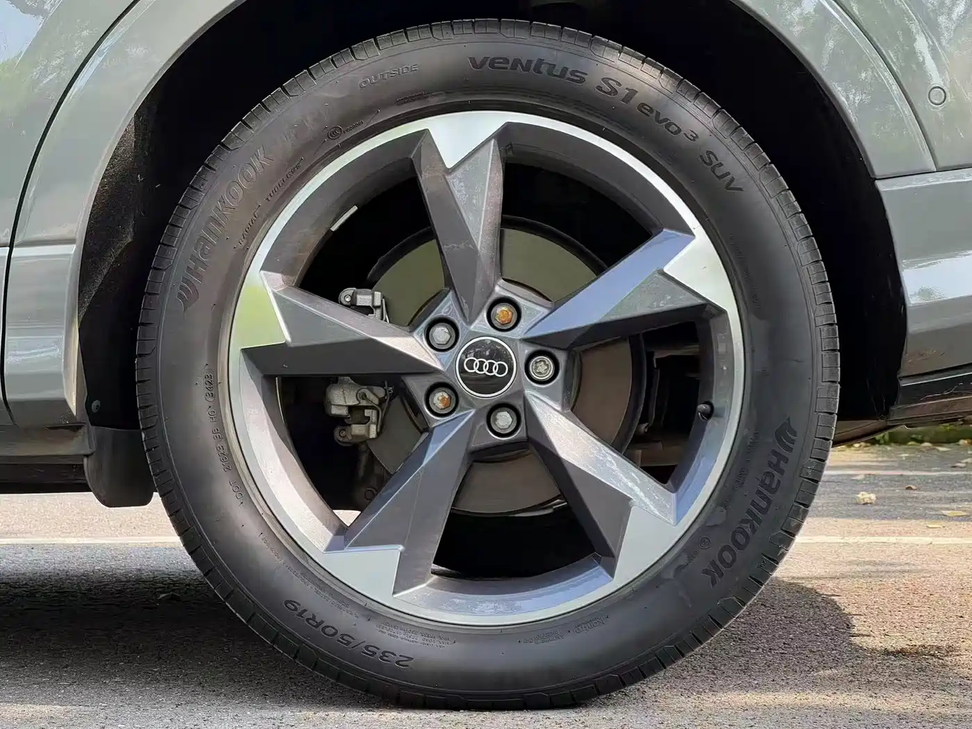 AUDI Q3