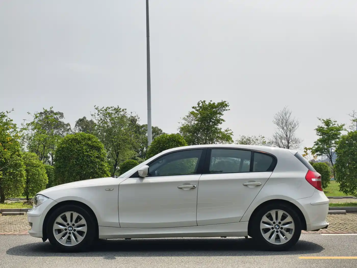 BMW 1 Series (Import) 2008 120i Automatic фото 5