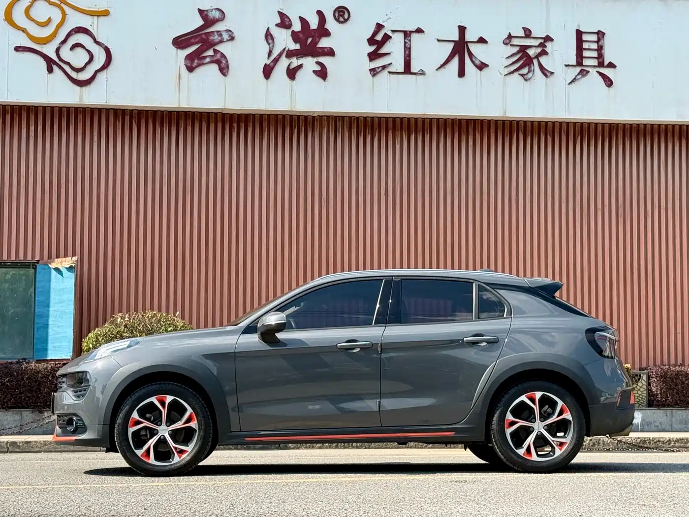 Lynk & Co 02 2018 1.5T DCT 2WD Shine Edition China V фото 4