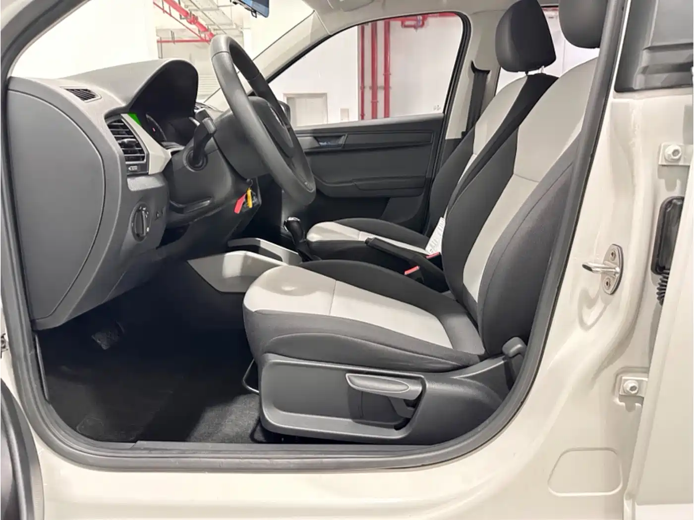 Škoda Fabia 2017 1.4L Auto Car Enjoy Edition фото 12
