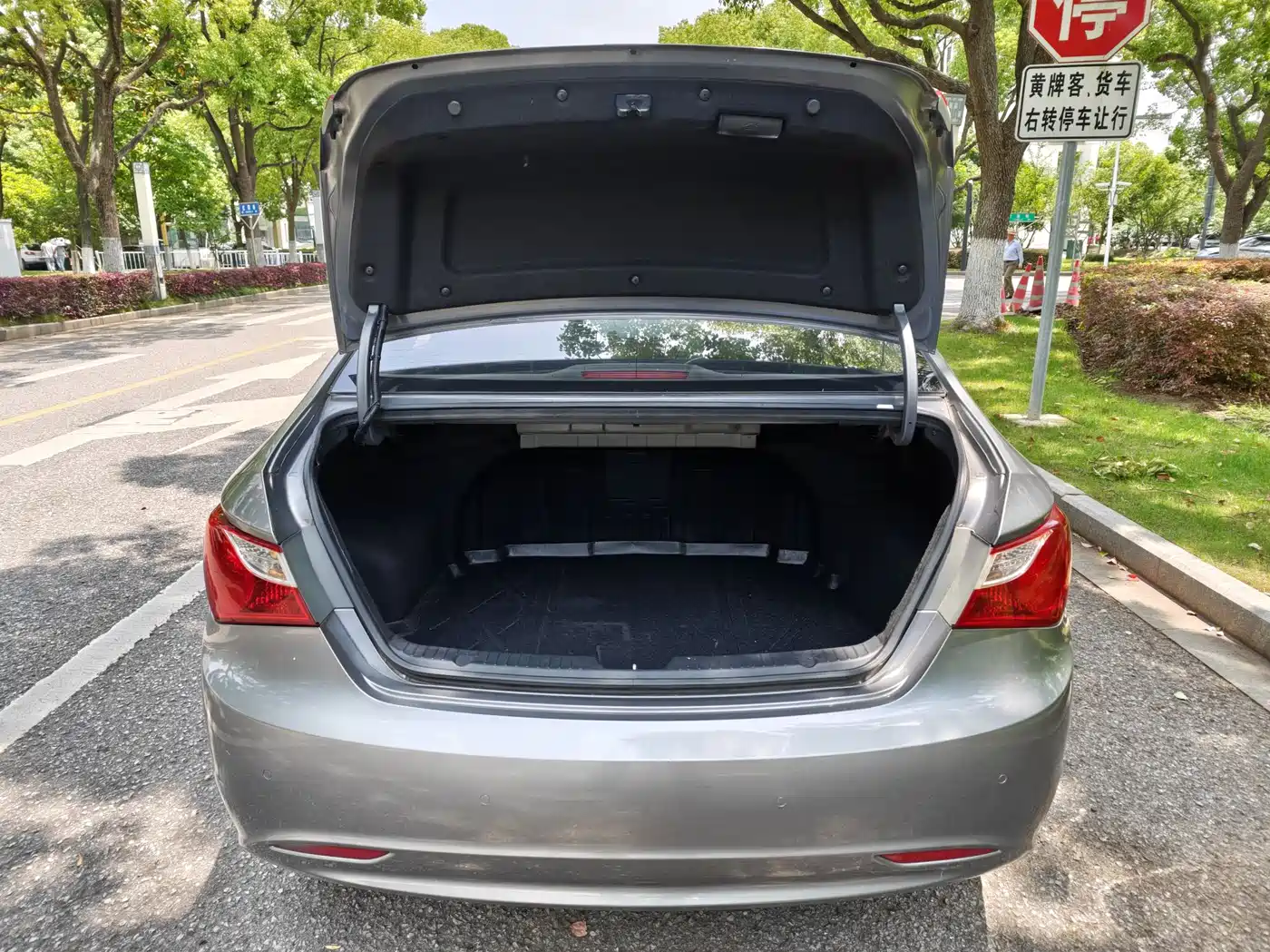 Hyundai Sonata 2013 2.0L Automatic Luxury Edition фото 20
