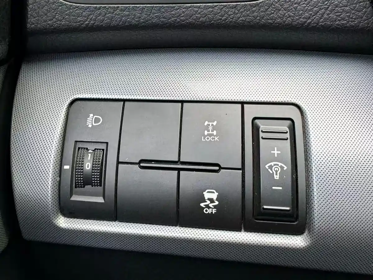 Kia Sorento 2013 2.4L 5-seat Gasoline Luxury Edition фото 10