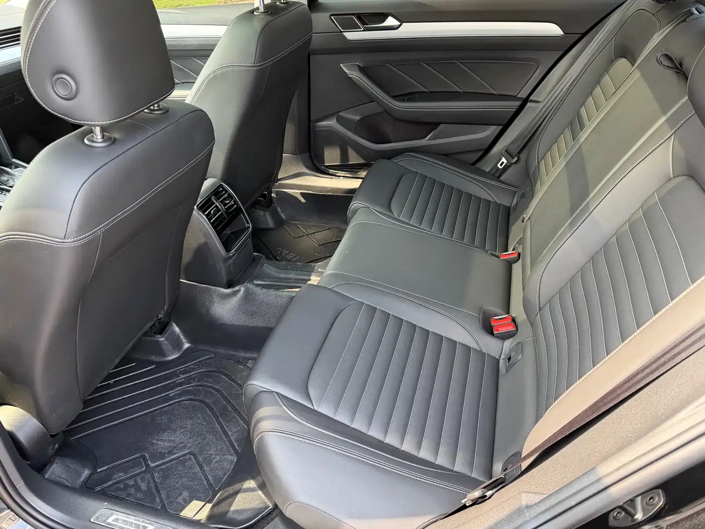 Volkswagen Magotan 2025 Popular Edition 280TSI DSG Comfort фото 11
