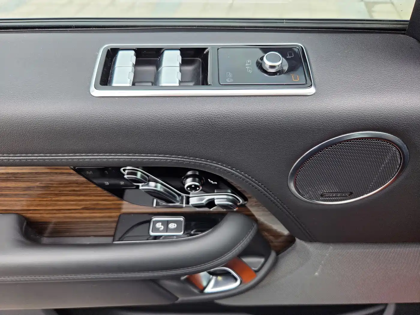 Land Rover Range Rover 2019 3.0 SC V6 Heritage Extended Edition фото 19