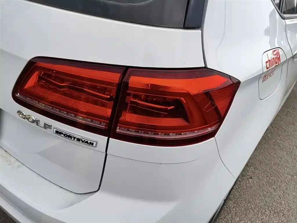 Volkswagen Golf Sportsvan 2018 1.6L Automatic Comfort фото 8