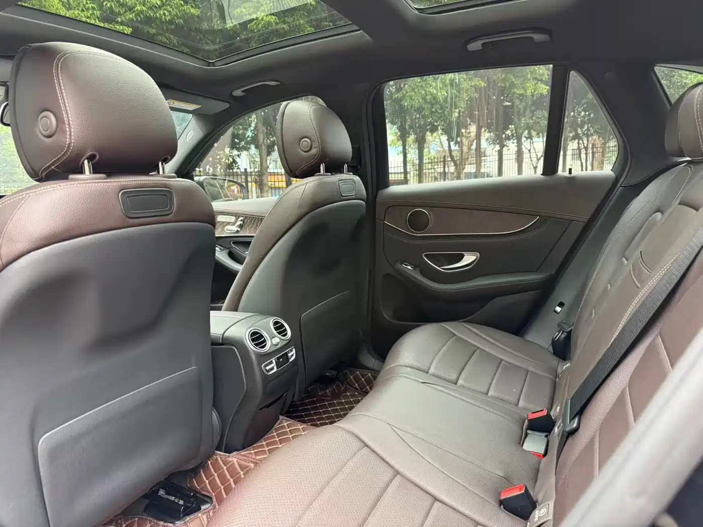 Mercedes-Benz GLC 2017 GLC 300 4MATIC Luxury фото 29