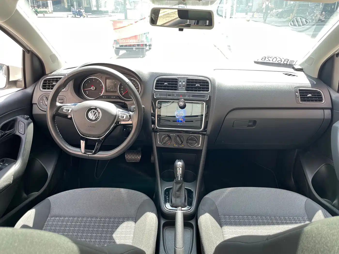 Volkswagen Polo 2018 1.5L Auto Comfort фото 14