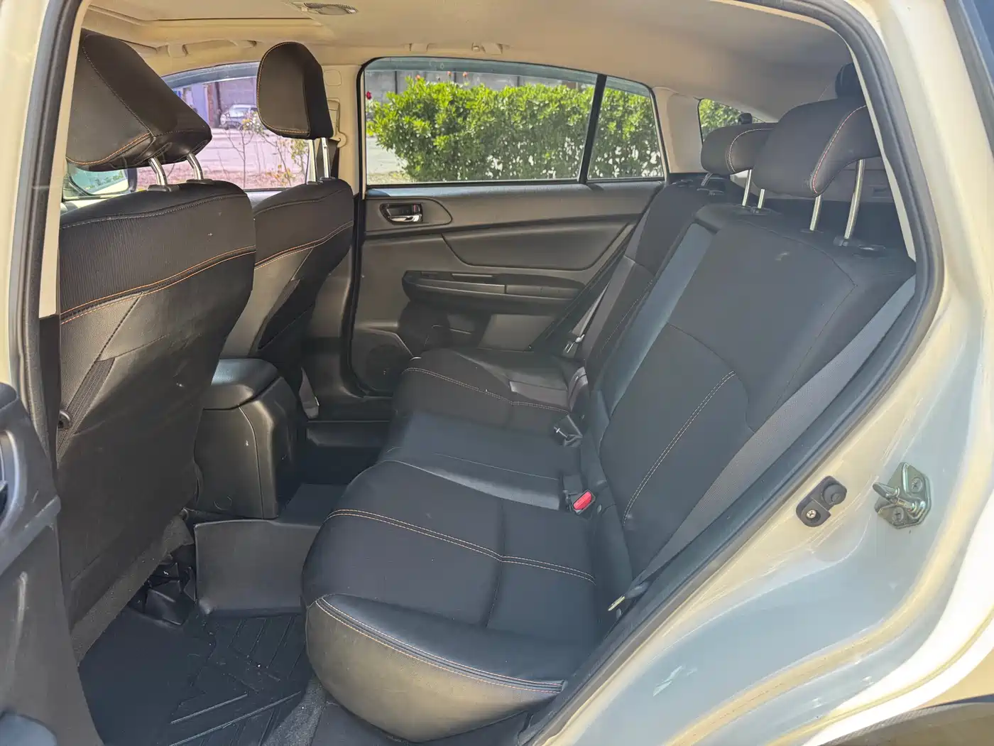 Subaru XV 2012 2.0i Comfort Edition фото 8
