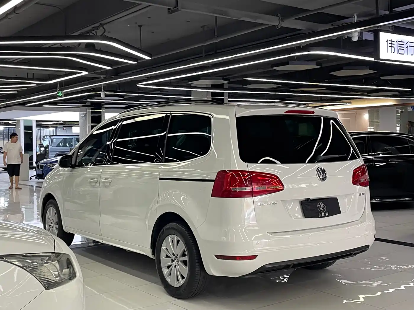Volkswagen Sharan 2013 1.8TSI Standard фото 5