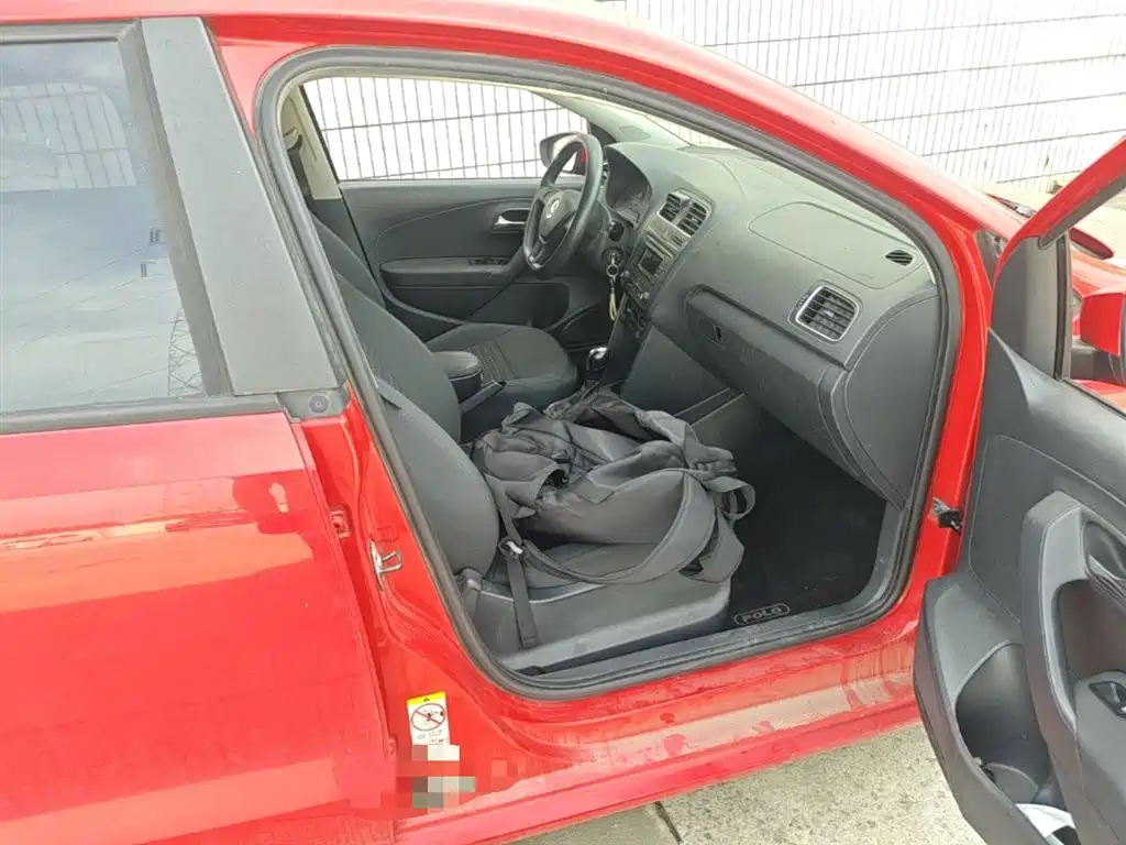 Volkswagen Polo 2014 1.6L Automatic Comfort Edition фото 20