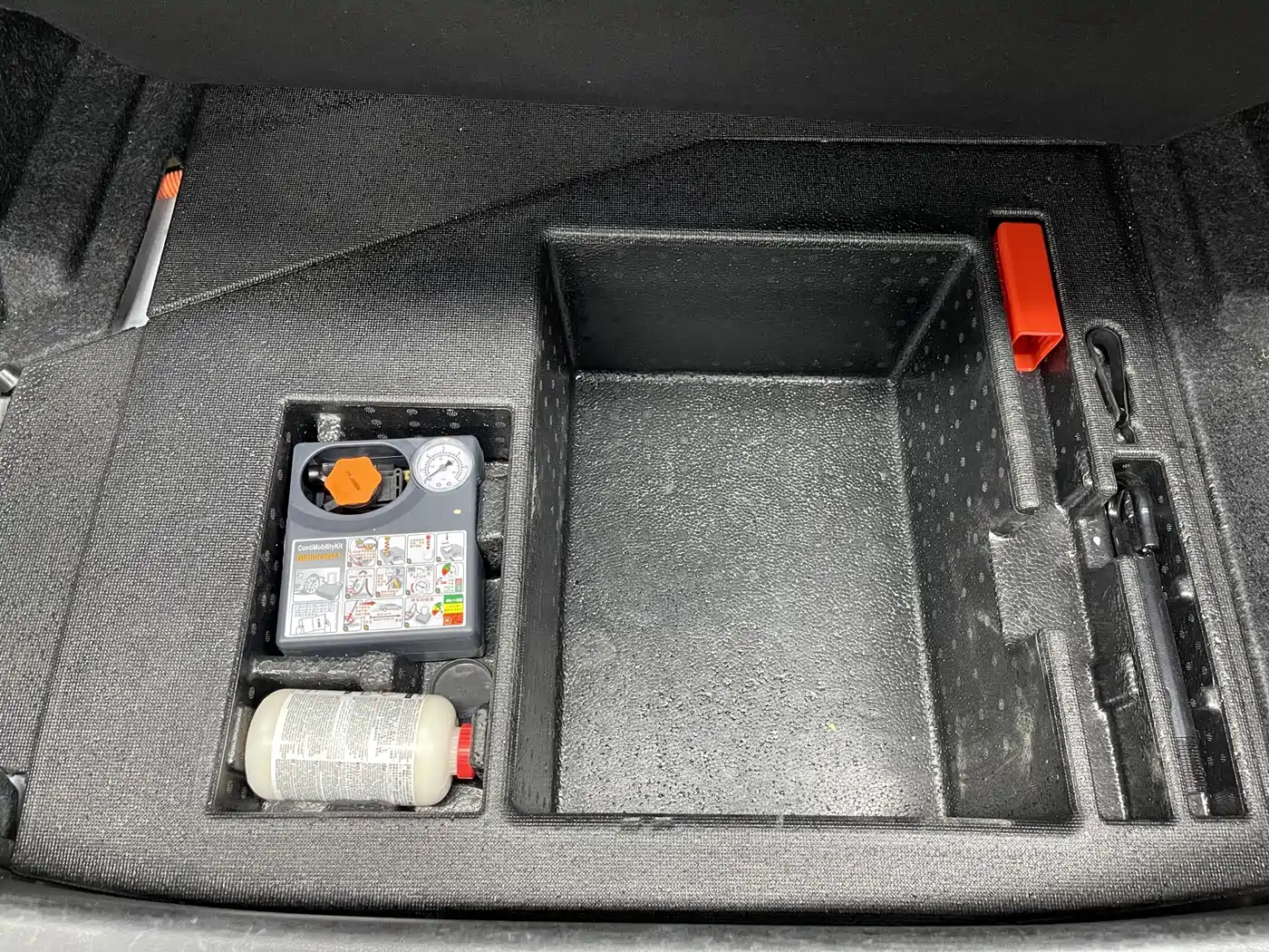 BYD Qin New Energy 2018 Qin EV450 Smart Connected Premium Edition фото 24