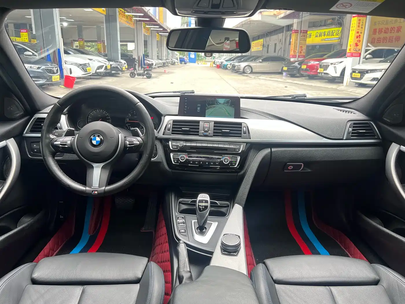 BMW 3 Series 2019 320i M Sport Black Night Edition фото 12