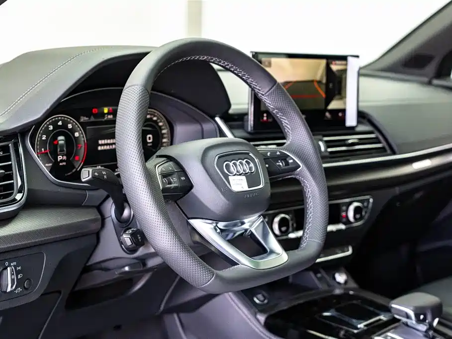Audi Q5L 2025 Model Year Facelift 45th Anniversary Edition 45 TFSI Luxury Dynamic фото 18