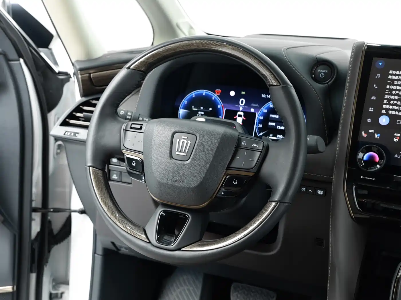 Toyota Vellfire 2024 Crown Hybrid 2.5L Executive Premium Edition фото 8