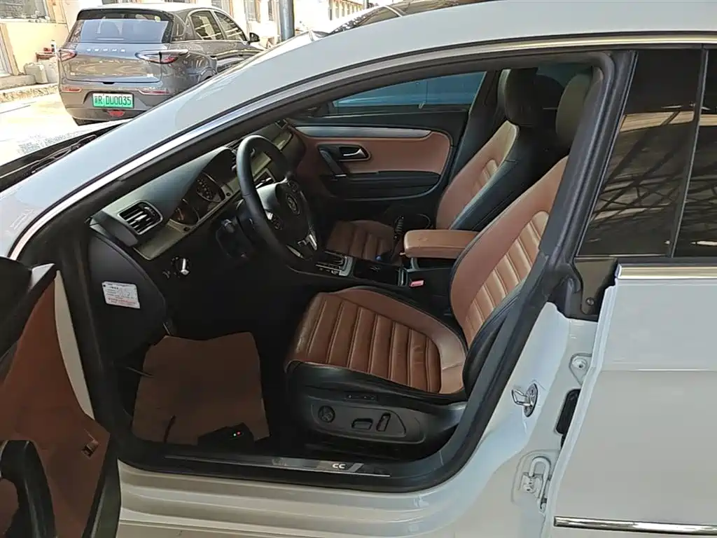 Volkswagen FAW-Volkswagen CC 2016 Model 1.8TSI Luxury фото 16
