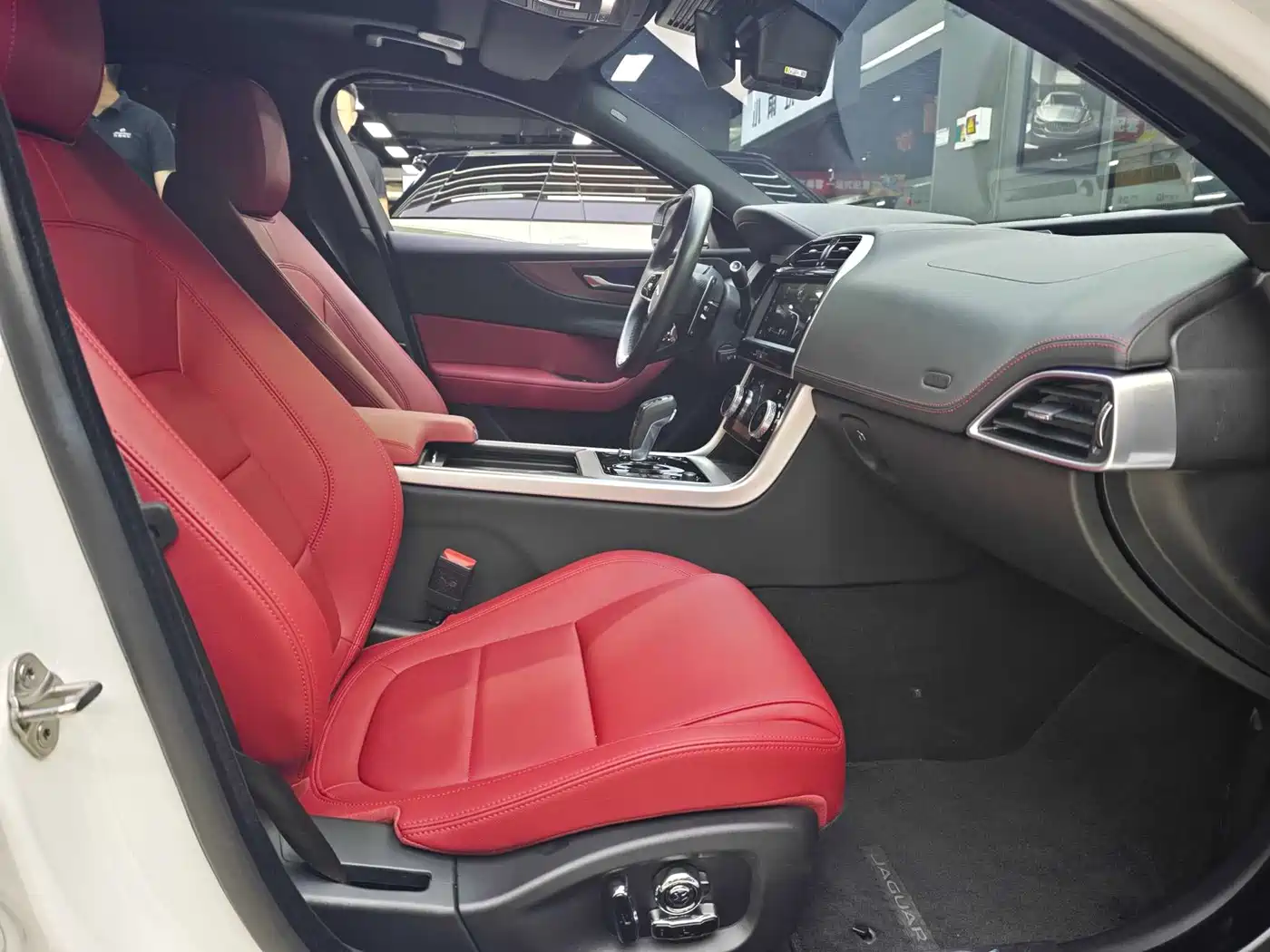 Jaguar XEL 2025 2024 Model 2.0T 250PS R-DYNAMIC S Progressive Sport Edition