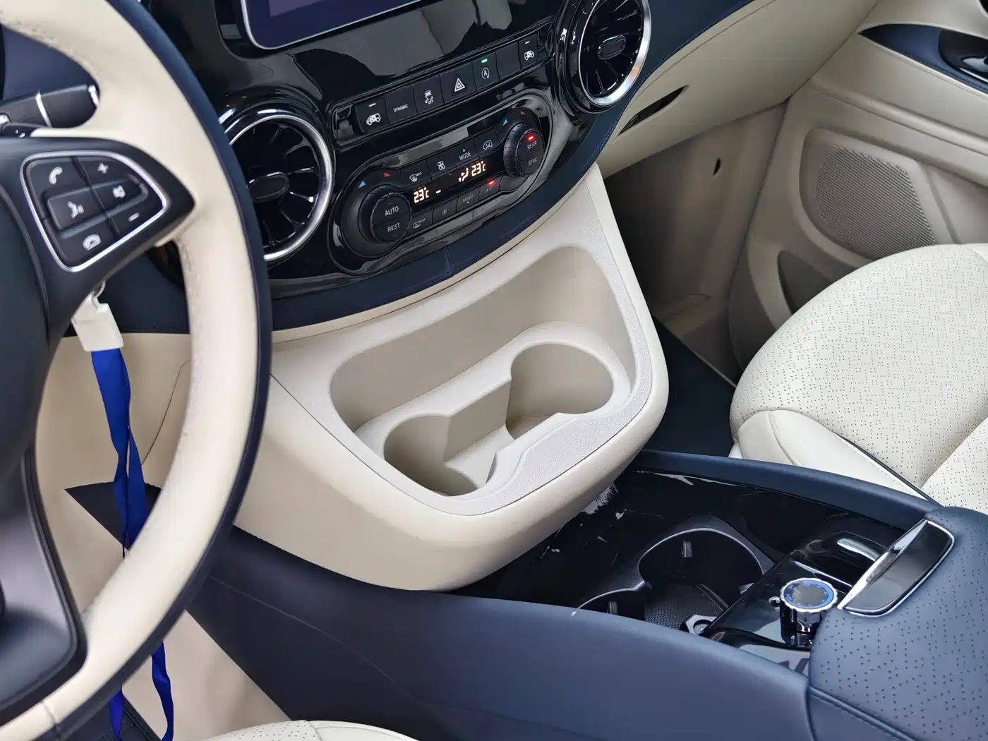 Mercedes-Benz Vito 2021 2.0T Business Edition 7-seater фото 11