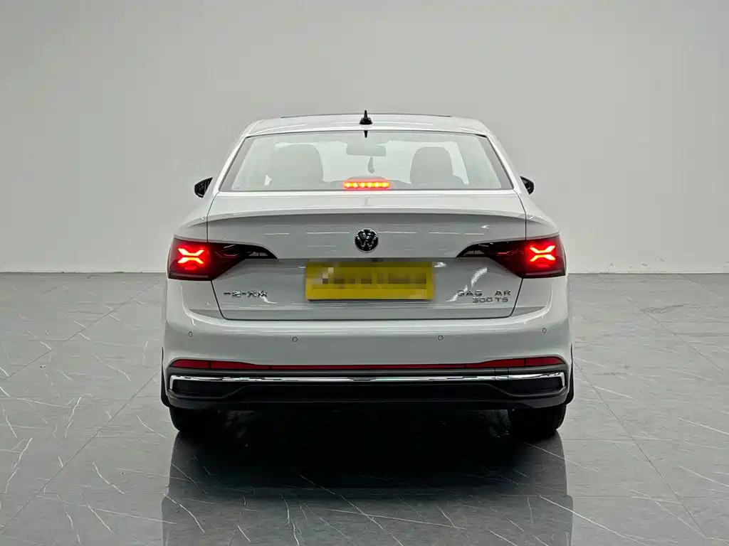 Photo 5 - Volkswagen Sagitar