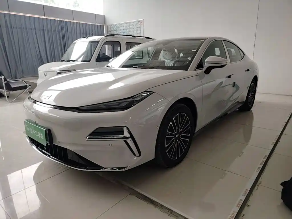Geely Galaxy Galaxy Xingyao 8 2026 2025 60km EM-i Luxury Edition