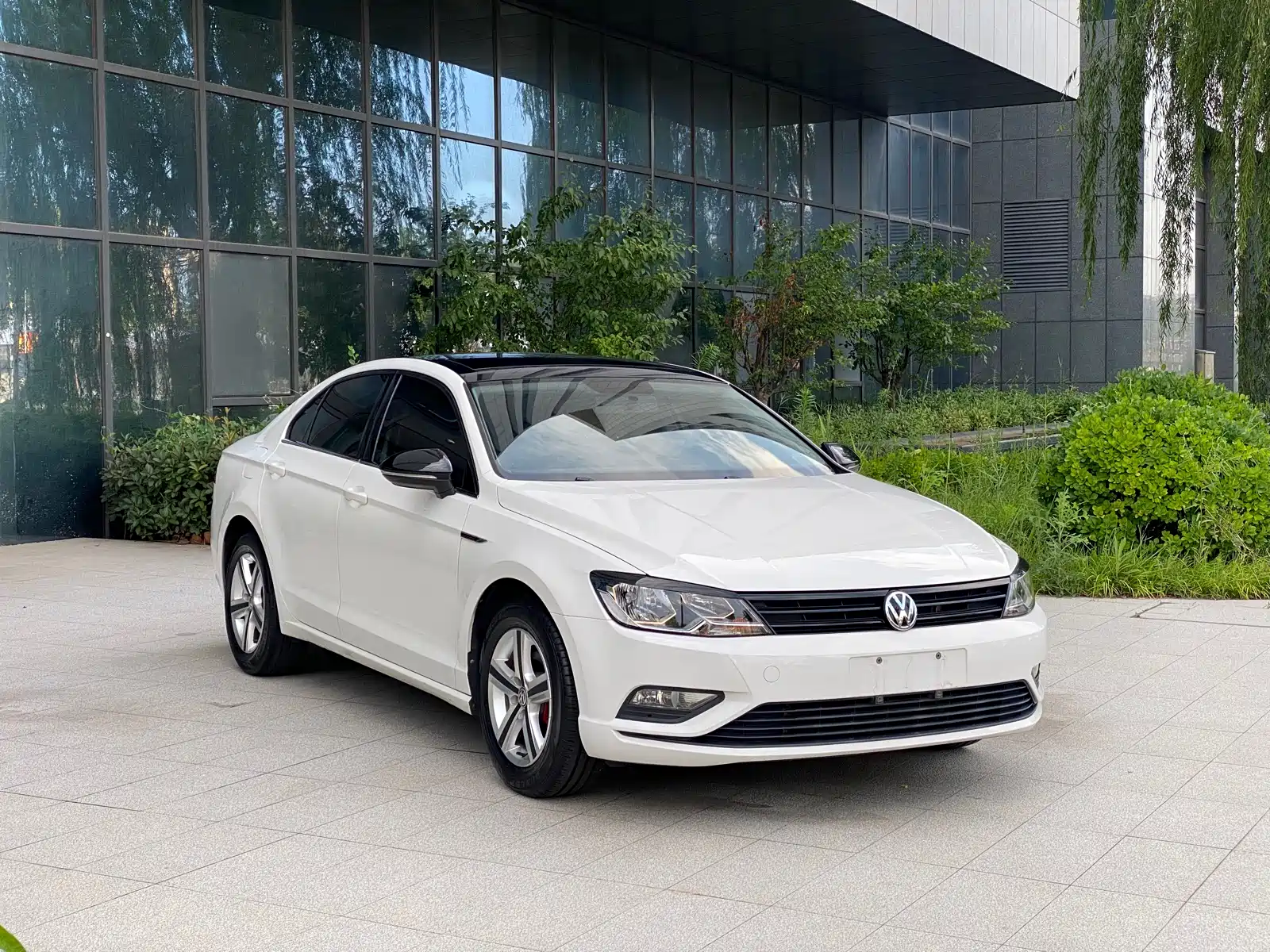 صورة 3 - Volkswagen Lamando