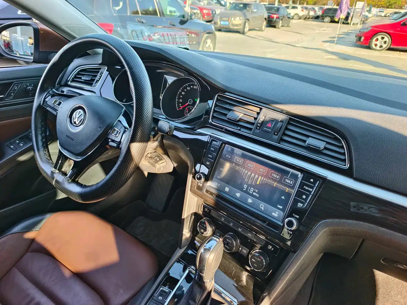 Volkswagen Lamando 2015 330TSI DSG Comfort фото 14