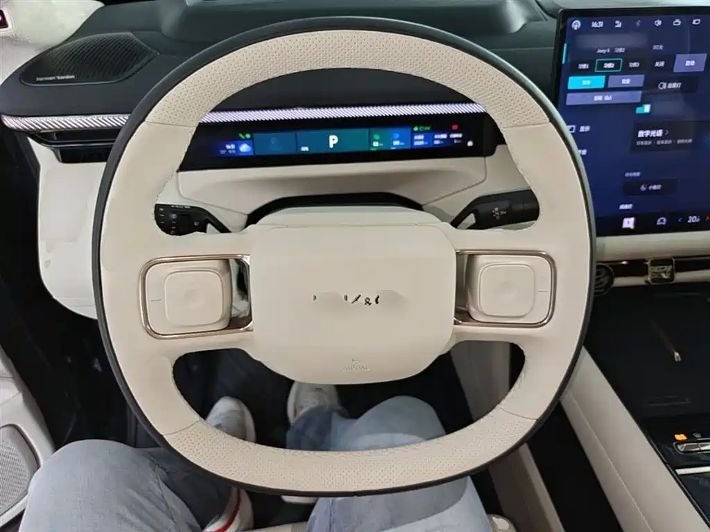 Lynk & Co 900 2025 2.0T Ultra фото 11